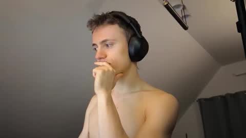 tomtimon11 online show from November 2, 4:18 pm