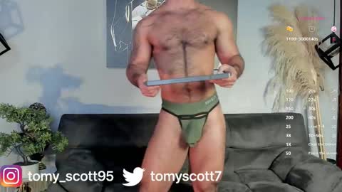 tomy_scott6 online show from December 5, 10:40 pm