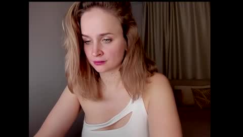 Snapshot of tony_and_alice chatting on January 1, 1:58 am Tony and Alice online show from January 1, 1:58 am