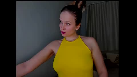 Snapshot of tony_and_alice chatting on February 25, 8:21 pm Tony and Alice online show from February 25, 8:21 pm