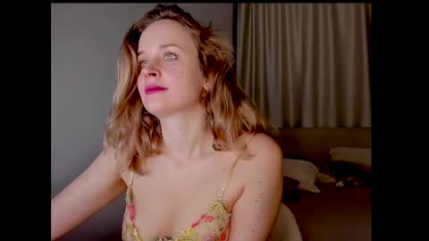 Snapshot of tony_and_alice chatting on December 28, 10:44 pm Tony and Alice online show from December 28, 10:44 pm