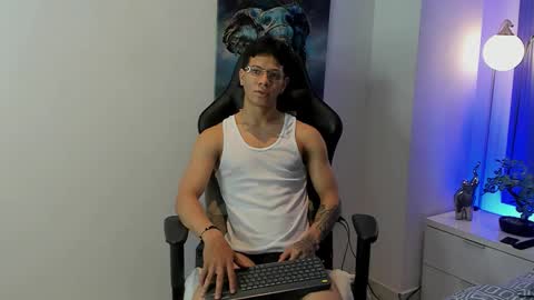 tony_petrov online show from January 10, 4:07 am