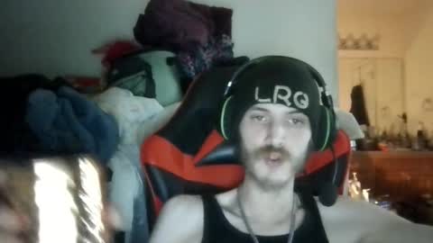 Snapshot of tootall803 chatting on February 28, 3:04 am TooTall803 online show from February 28, 3:04 am