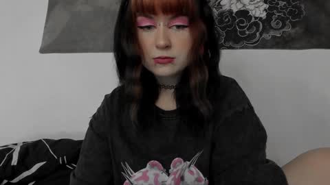 Snapshot of toriayun0 chatting on December 6, 11:19 pm your personal gothic girl check it online show from December 6, 11:19 pm
