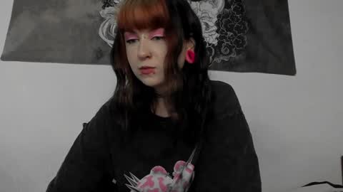 Snapshot of toriayun0 chatting on December 7, 2:25 am your personal gothic girl check it online show from December 7, 2:25 am