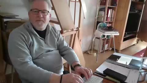 Snapshot of toto758 chatting on March 3, 1:01 pm toto758 online show from March 3, 1:01 pm