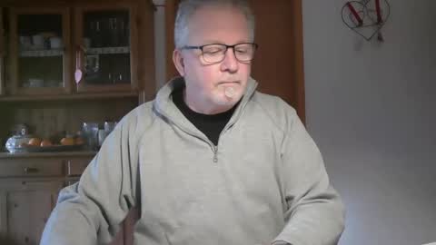 Snapshot of toto758 chatting on January 22, 11:45 am toto758 online show from January 22, 11:45 am
