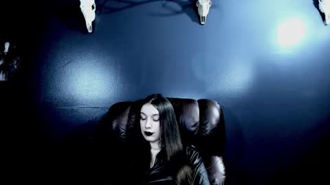 toxicdomme online show from January 8, 7:20 pm