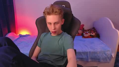 Max online show from April 4, 10:33 am