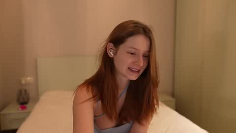 Snapshot of toxl chatting on September 23, 6:03 pm Bella online show from September 23, 6:03 pm