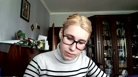Lesly online show from May 12, 7:28 am