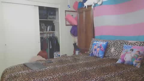 Snapshot of transgirlv chatting on September 12, 3:58 pm RayaBoone online show from September 12, 3:58 pm