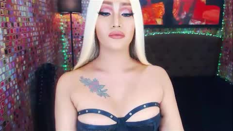 KYLIE BELLA  TS online show from February 16, 3:47 am