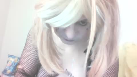 traphouseslutbunny4fun online show from December 5, 9:33 pm