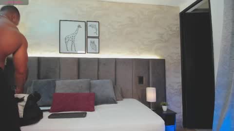 Travis online show from September 18, 7:40 pm