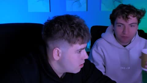 Travis online show from February 18, 9:42 am