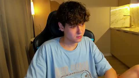 Snapshot of travisrivas chatting on October 15, 3:57 pm travisrivas online show from October 15, 3:57 pm