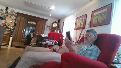 trebgeis1 online show from September 12, 6:48 am