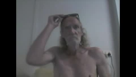 Snapshot of trevordavies802 chatting on September 27, 2:20 am trevordavies802 online show from September 27, 2:20 am