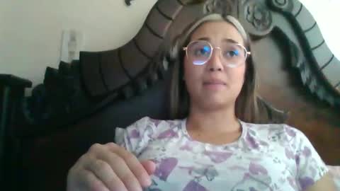 Snapshot of triana_bell chatting on February 17, 7:23 pm triana_bell online show from February 17, 7:23 pm