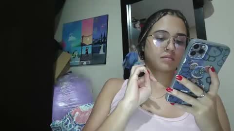 triana_bell online show from April 4, 1:23 am