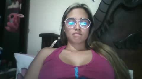 Snapshot of triana_bell chatting on March 5, 2:57 am triana_bell online show from March 5, 2:57 am