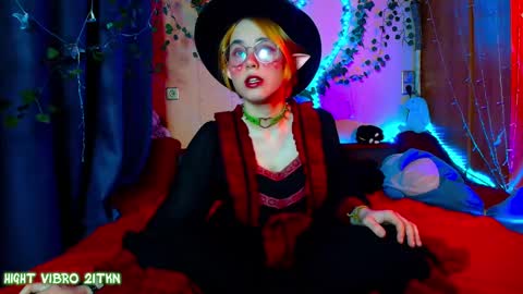 Snapshot of trickykitsune chatting on February 15, 2:55 pm trickykitsune online show from February 15, 2:55 pm
