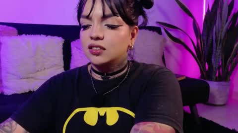 Val martinez  online show from March 5, 12:30 am