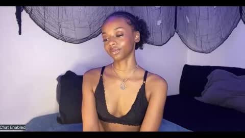 Snapshot of trixie_luv chatting on September 10, 1:56 pm trixie_luv online show from September 10, 1:56 pm