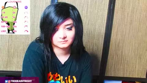 Snapshot of trixiedoescamcam chatting on October 2, 12:09 am trixiedoescamcam online show from October 2, 12:09 am