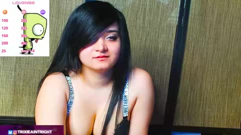 Snapshot of trixiedoescamcam chatting on September 29, 6:07 pm trixiedoescamcam online show from September 29, 6:07 pm
