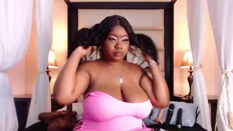 Snapshot of trixiemar chatting on March 10, 3:52 pm TrixieMar online show from March 10, 3:52 pm