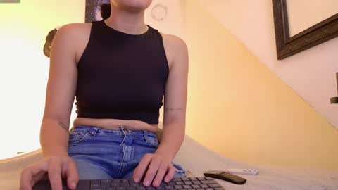 Snapshot of trixx_01 chatting on October 12, 6:17 am trixx_01 online show from October 12, 6:17 am