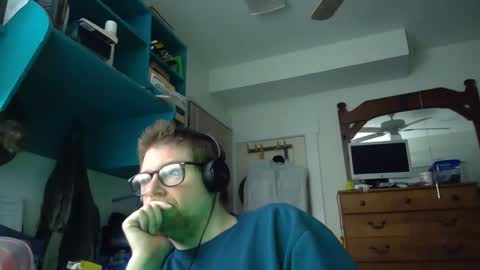 Snapshot of true_manofworth chatting on December 13, 4:33 am HandicappedLaugher online show from December 13, 4:33 am