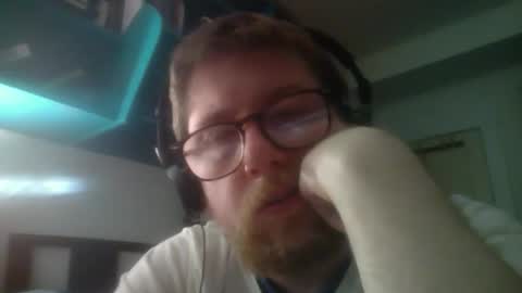 Snapshot of true_manofworth chatting on February 23, 3:35 am HandicappedLaugher online show from February 23, 3:35 am