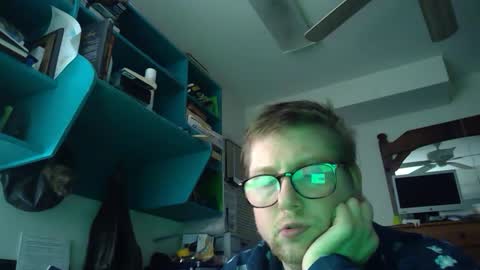 Snapshot of true_manofworth chatting on December 8, 5:50 am HandicappedLaugher online show from December 8, 5:50 am