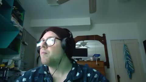 Snapshot of true_manofworth chatting on December 3, 5:04 am HandicappedLaugher online show from December 3, 5:04 am