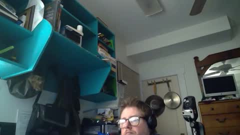 Snapshot of true_manofworth chatting on January 26, 6:38 am HandicappedLaugher online show from January 26, 6:38 am