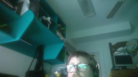 Snapshot of true_manofworth chatting on March 12, 5:35 am HandicappedLaugher online show from March 12, 5:35 am