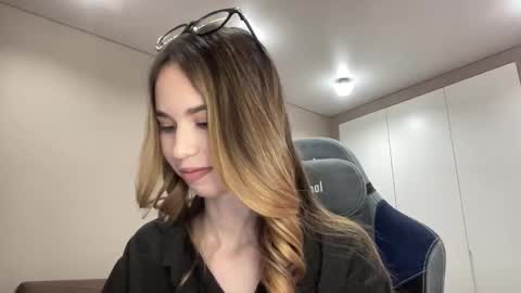 tryme_muse online show from November 14, 4:31 pm