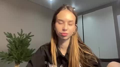 tryme_muse online show from January 11, 5:19 pm