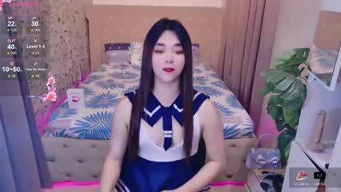 ts_yoshi_ online show from October 23, 7:04 pm