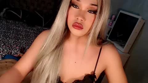 Snapshot of tsscarlett_xx chatting on October 5, 6:11 am jayvie online show from October 5, 6:11 am