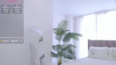 Snapshot of tumilio chatting on February 12, 12:33 pm TumiLio online show from February 12, 12:33 pm