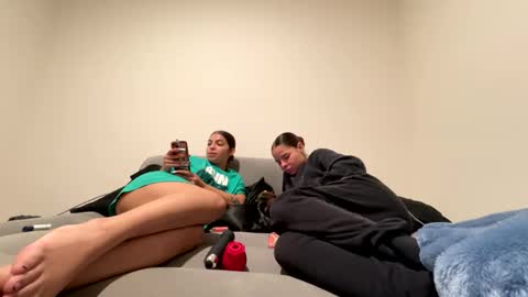 Snapshot of tus_reinas chatting on January 13, 7:11 am Tus reinas online show from January 13, 7:11 am