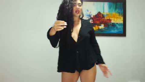 Snapshot of tuti_sex chatting on February 8, 3:08 am tuti online show from February 8, 3:08 am