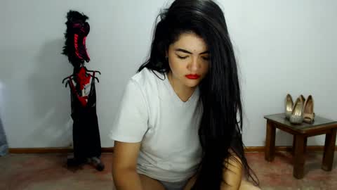 Snapshot of tuti_sex chatting on March 1, 4:11 pm tuti online show from March 1, 4:11 pm