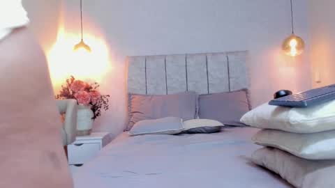 tutu_milf online show from March 10, 8:35 pm