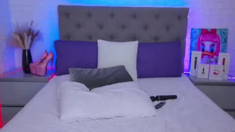 Hallie online show from February 24, 4:38 am