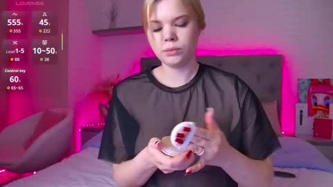 Hallie online show from January 12, 1:34 am